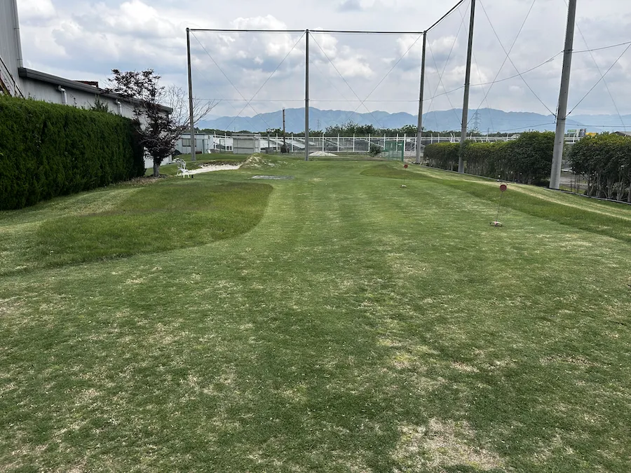 様々なライから練習できるアプローチ練習場